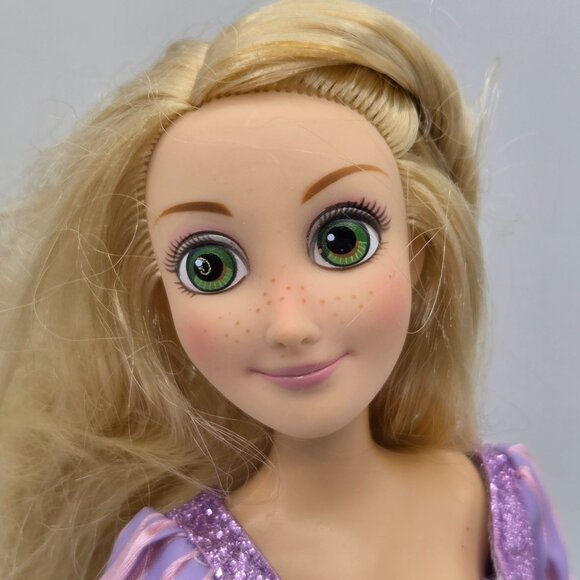 Disney Rapunzel Classic Doll 11-Inch Tangled Princess Collectible - Picture 2 of 7